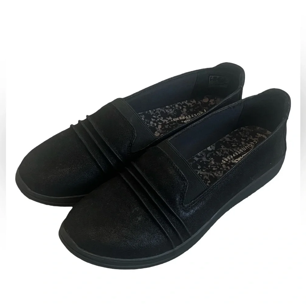 Clarks Women's Cloudsteppers Black Loafers. Size: 7M. NWOT. Great Condition.